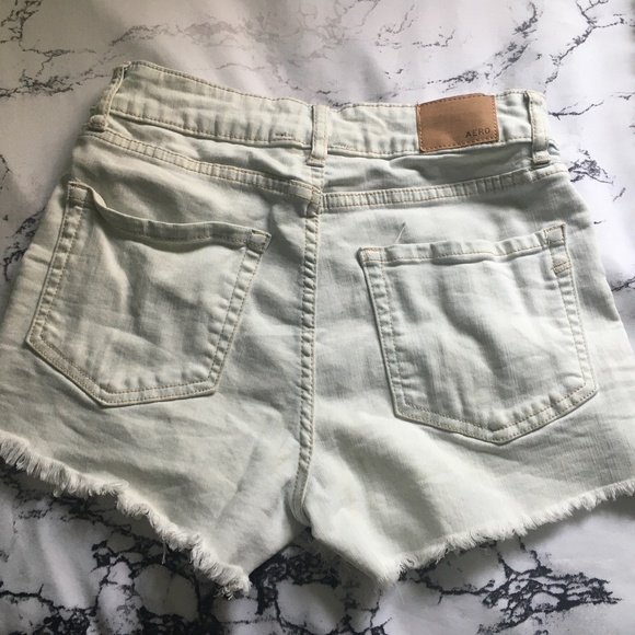 Size 00 jean shorts - Picture 2 of 3